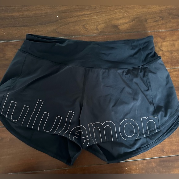 Speed Up Mid-Rise Lined Short 4"
Graphic size 6 - Picture 6 of 6